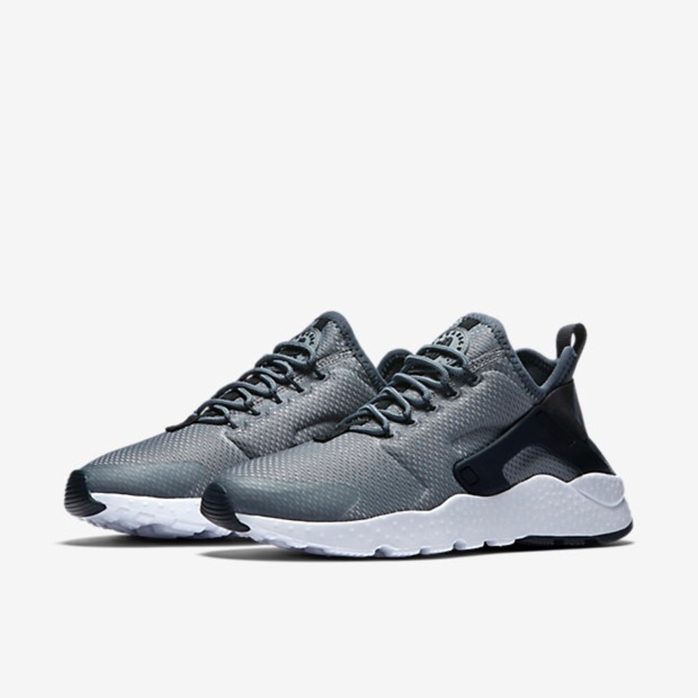 Air Huarache by Nike